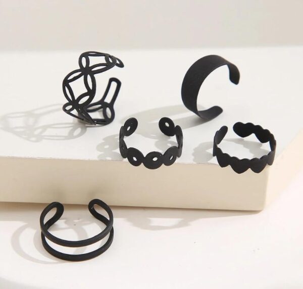 black five set ring with bold and stylish design