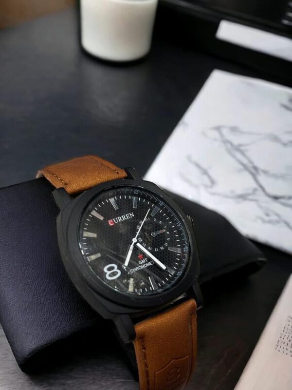 Men Leather Strap Round Watch