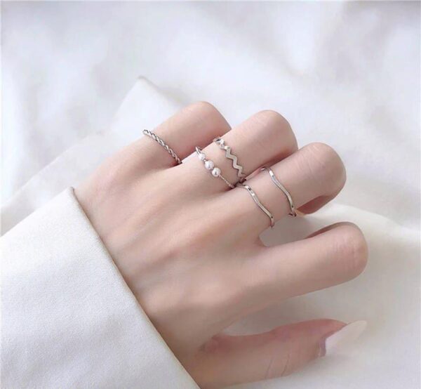 silver plated alloy 5 ring set with stylish designs