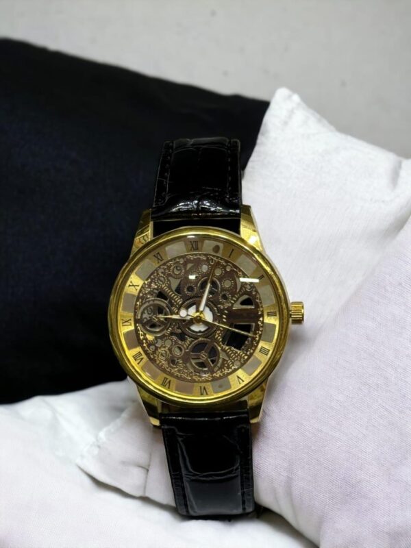 Men Black Leather Strap Analogue Watch