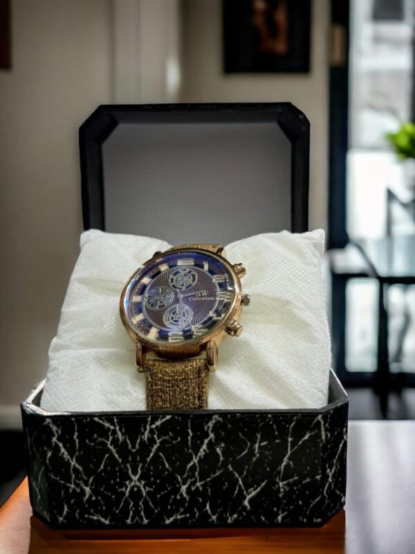 Men Brown Leather Strap Quartz Analogue Watch