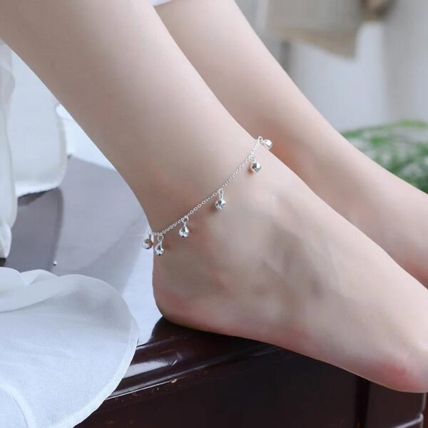 silver plated alloy anklet with simple and elegant design
