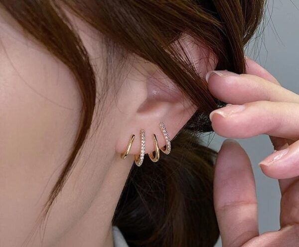 Curled W Shaped Alloy Tops Earrings
