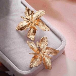 Elegant Flower Style Alloy Earrings