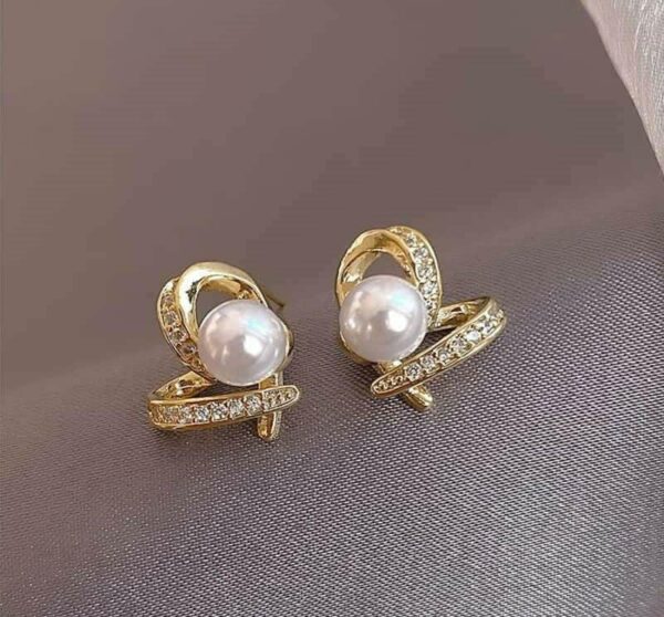 Adorable Heart Style Metal Earrings