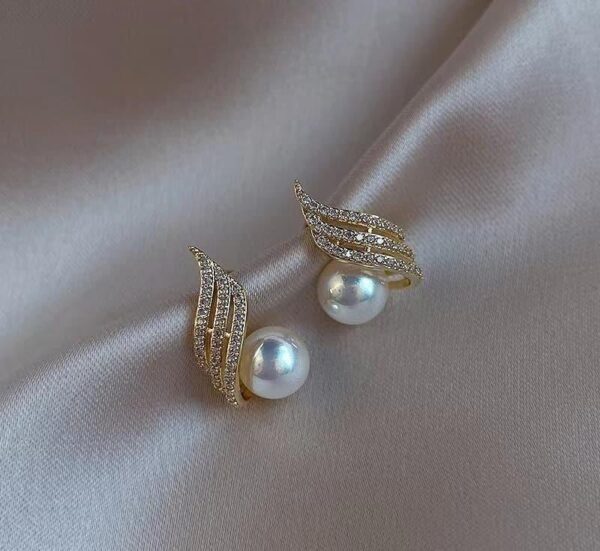Elegant Pearl Alloy Earrings