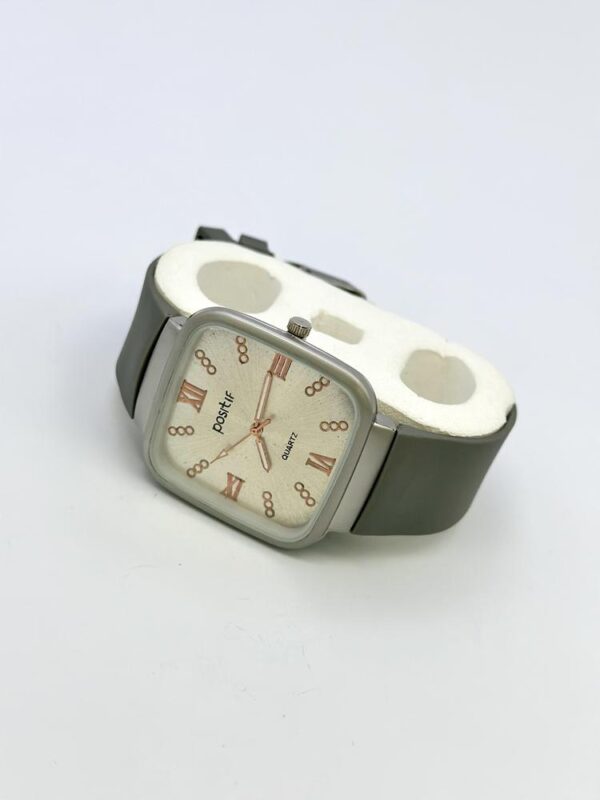 Quartz Rubber Strap Wrist Watch