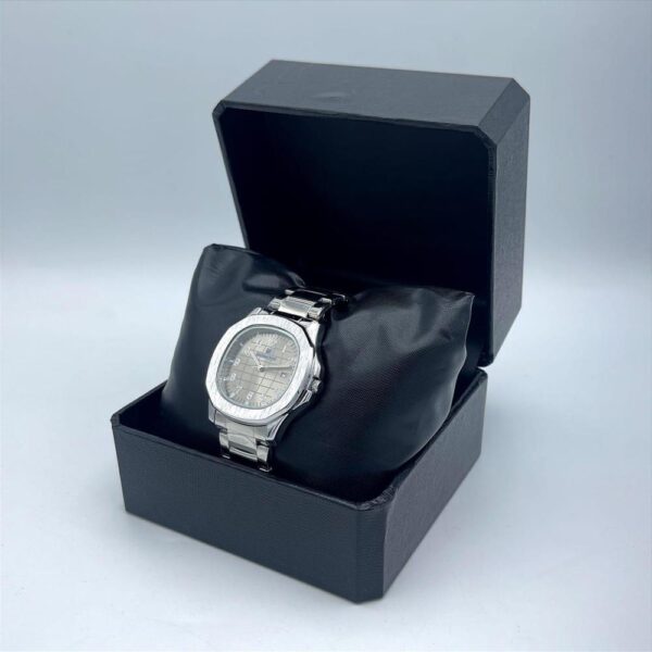 Universal Point Men Stainless Steel Quartz Watch