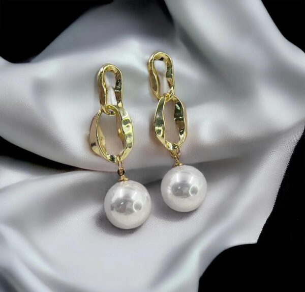 Elegant Zigzag Pearl Alloy Earrings