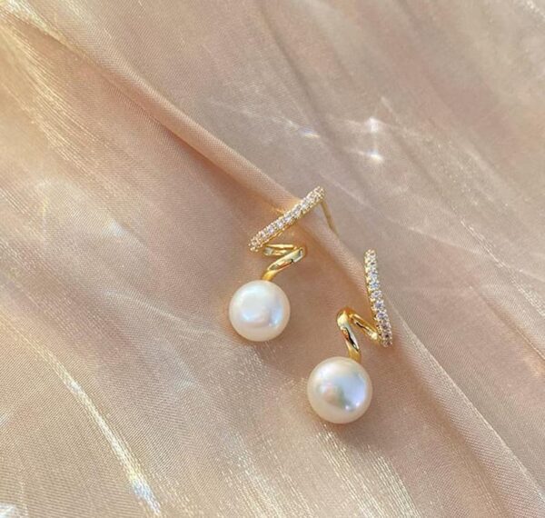 Zigzag Pearl Design Alloy Earrings